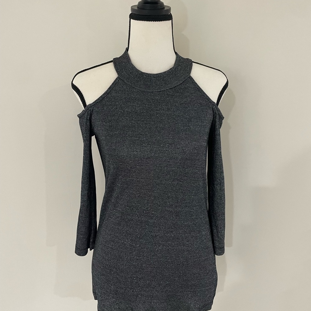 Chic Gray Cold Shoulder Top